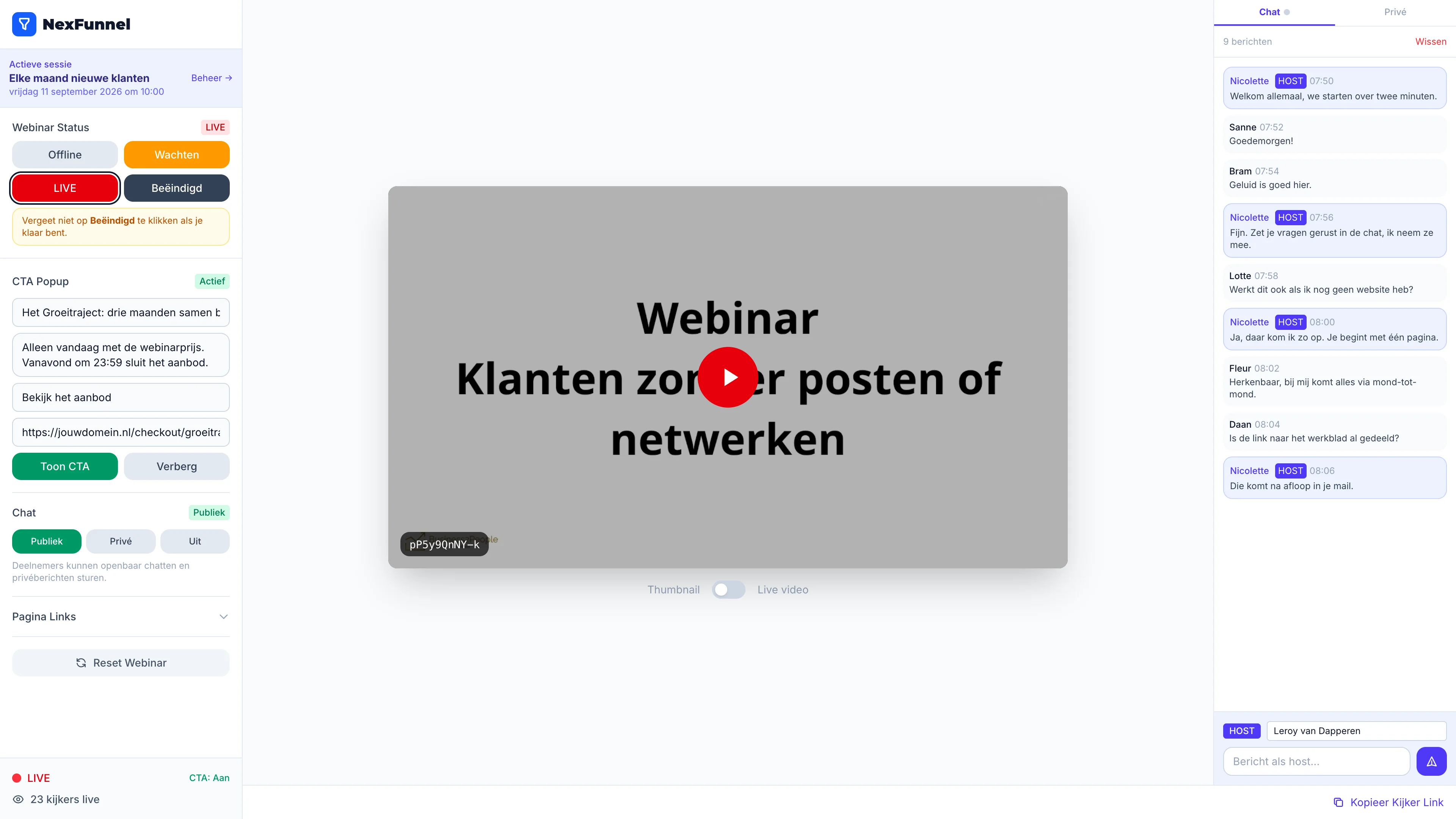 NexFunnel: het bedieningsscherm tijdens een live webinar met status, actieknop, chat en het aantal kijkers